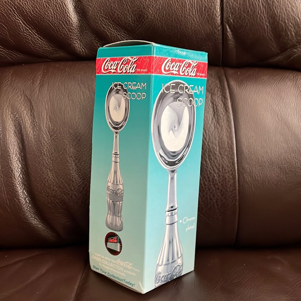 1995 vintage Coca Cola ice cream scoop.
